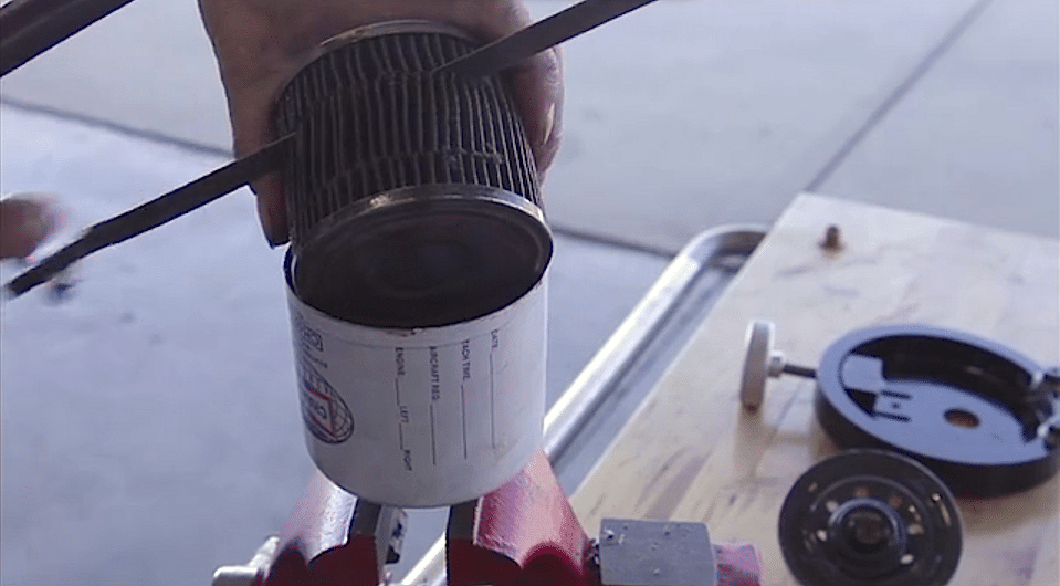 Oil filter in an aircraft oil change