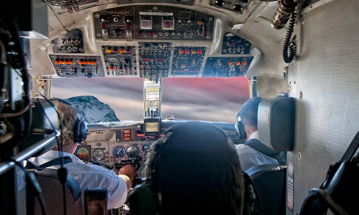 In the Cockpit of a commercial line - Zen and the Art of Being a Pilot