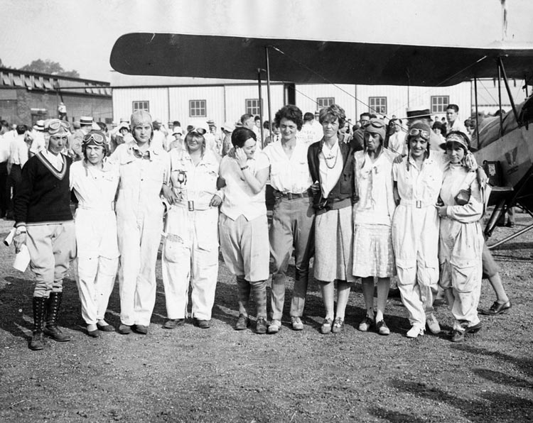 Amelia Earhart, Louise Thaden and other female pilot participants in the 1929 Air Derby