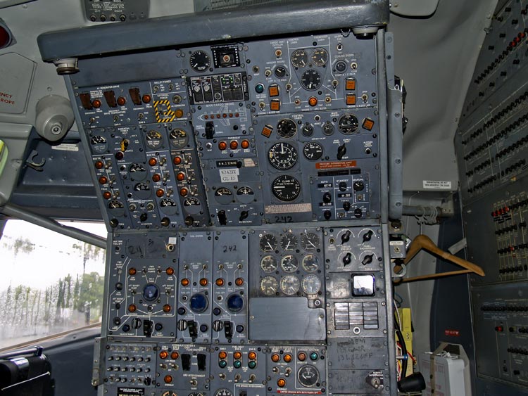 Boeing 727 flight engineer's panel
