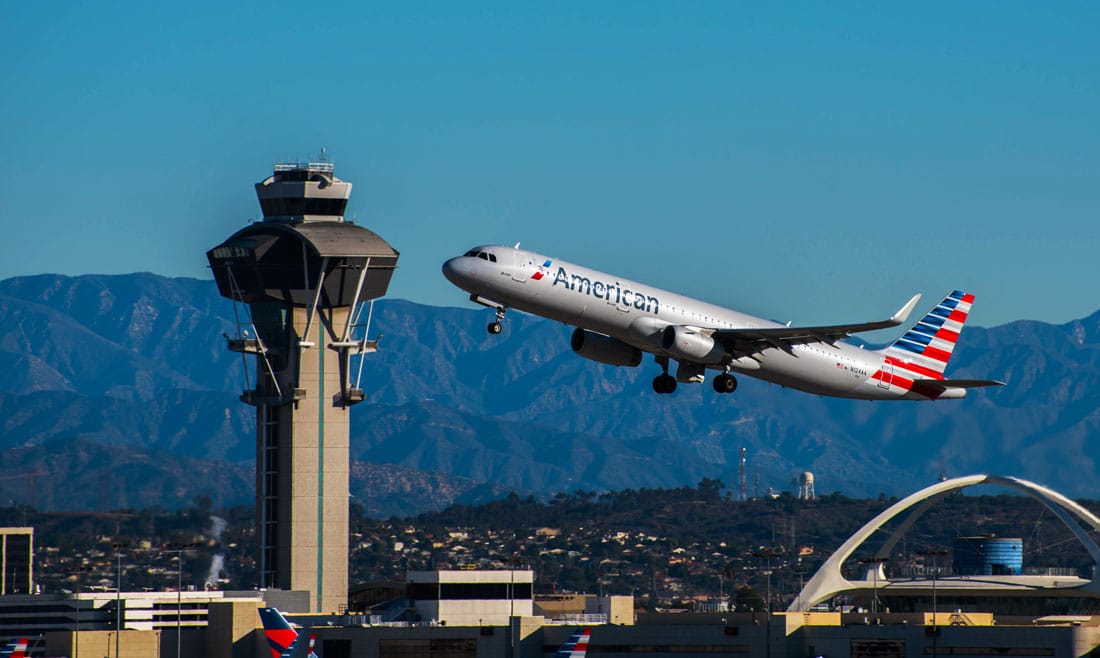 Airliner taking off at LAX - FAA NextGen Data Comm Texting System Going In More Airports