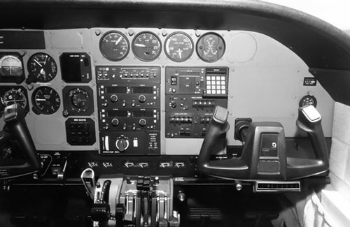 Cessna_Crusader_Instrument_Panel-copilot
