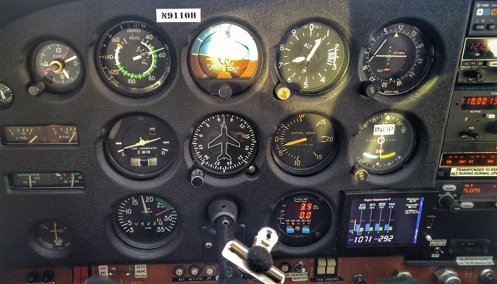 Control panel of the Cessna 172M