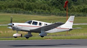piper saratoga student pilot landing
