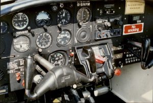 Instrument panel in a PA-38 Piper Tomahawk.