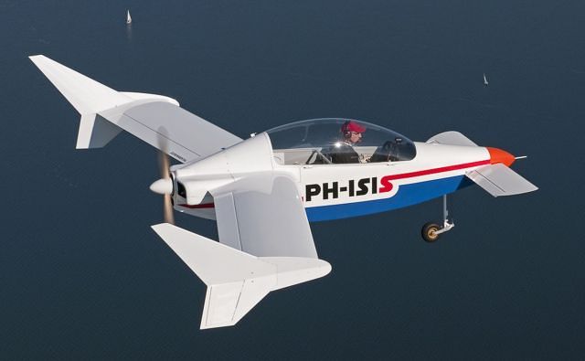 The Junqua Ibis airplane in flight - History of the Experimental Certificate