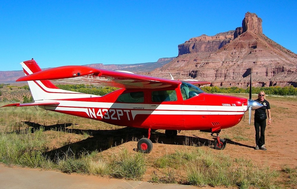 Gateway Airstrip with Cessna Centurion - How to Detail an Airplane