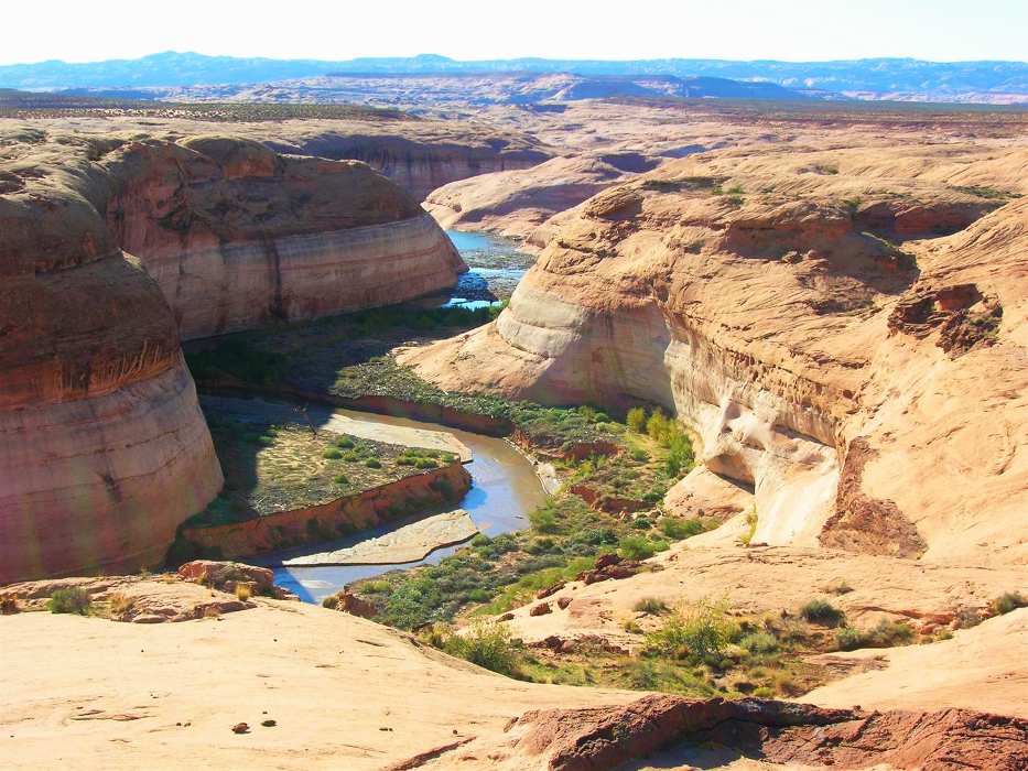 Canyon in Lake Powell with visible recovery - Page Airport: Gateway to Redrock Adventures