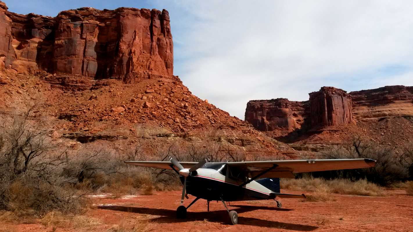 Cessna 185 Skywagon at Mineral Canyon airstrip in Southern Utah - How Fuel Air Mixture affects Aircraft Engine Performance
