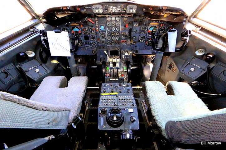 Boeing 727 Cockpit