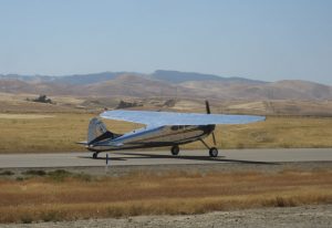 cessna 195 businessliner in the desert